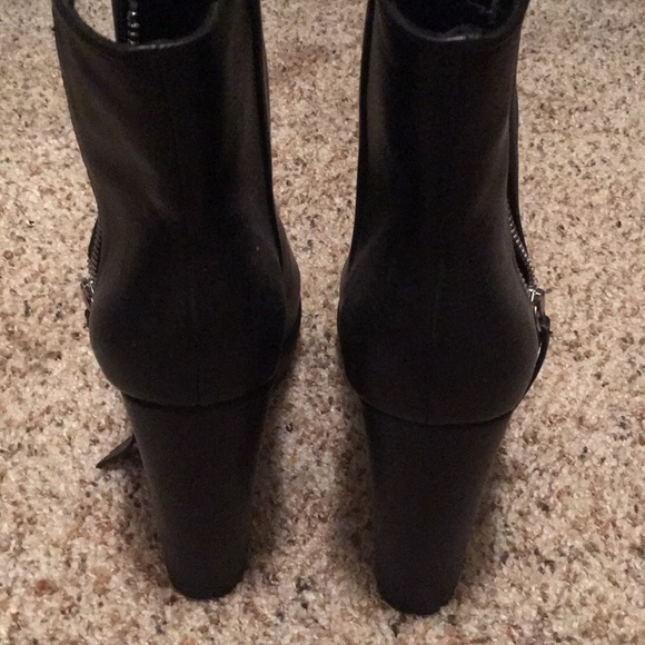 High black boots with silver zippers - Picture 3 of 4